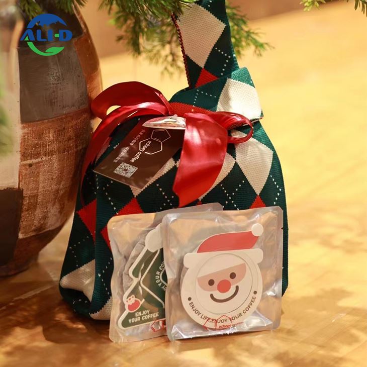 クリスマス-をテーマにした円形のブリュー ドリップ コーヒー パウチ